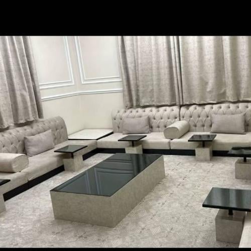 طقم طاولات ضيافه حبه كبيره و 6 خدمه