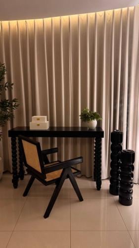 طقم كامل مداخل و كرسي وحبتين مبخره