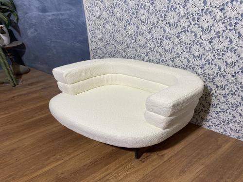 كرسي بوكليه لون سكري