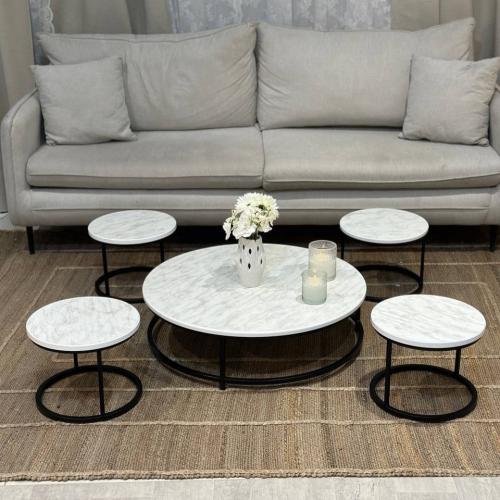 طقم طاولات أرضية 5 قطع بسطح خشب شكل رخام