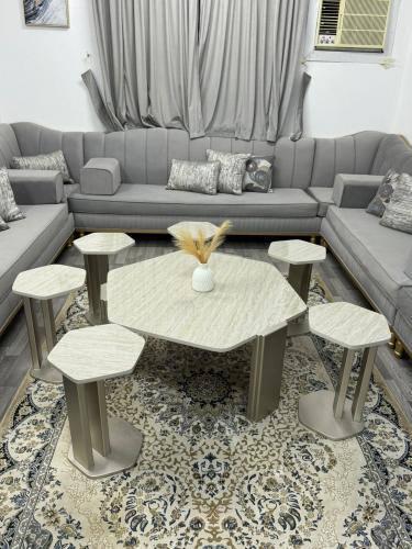 طقم طاولات مكونه من 6قطع