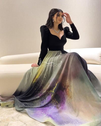 فستان ملون أنيق بتصميم ساحر