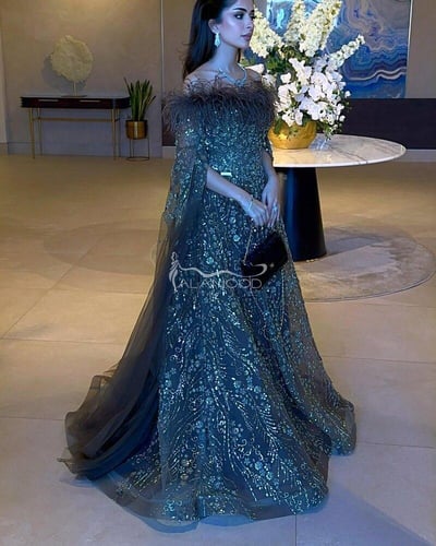 فستان الماسة سهرة بني غامق بتفاصيل براقة وأنيقة