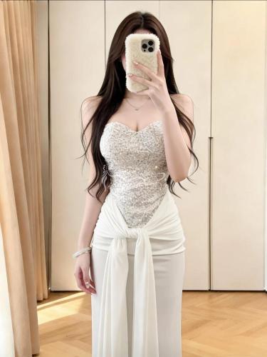 فستان سهره لامع أبيض