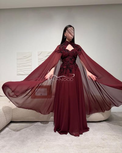 فستان سهرة عودي أنيق بتصميم عصري فخم