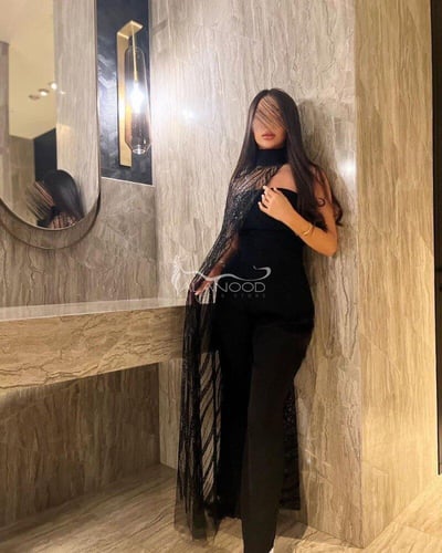 جمبسوت سهرة أسود بكلفة فاخرة