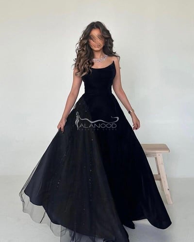 فستان مخمل مع تل لامع كلوش