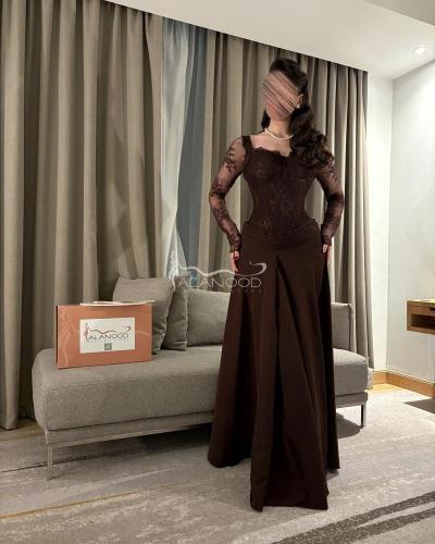 فستان دانتيل باللون البني و اللون الكحلي بتصميم أن...