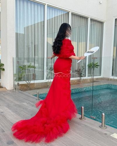 فستان سهرة احمر فخم بتصميم السمكة المنسدل