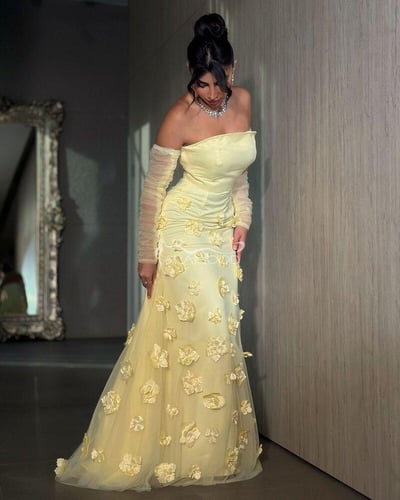 فستان سهرة مورد بأكمام منفصلة - ثلاث اللوان