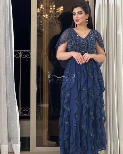 فستان سهرة مقاس كبير مطرز بالترتر باللون الكحلي