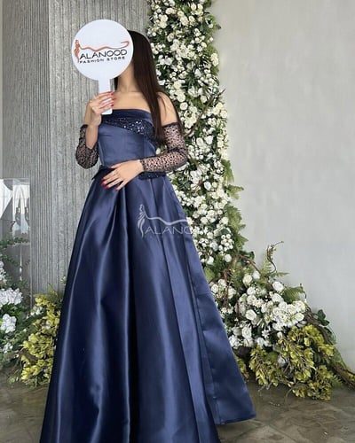 فستان كحلي طويل بأكمام لول ترتر، خامة تفته سترتش ب...