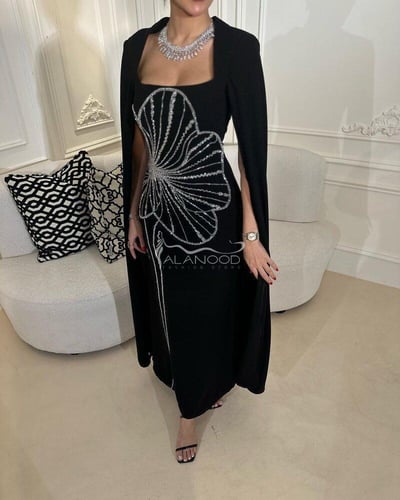 فستان اسود مميز بتطريز فاخر