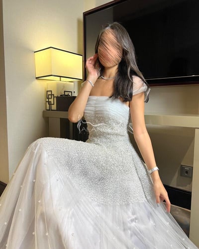 فستان سارة سهرة ومناسبات بكلفة فاخرة بتصميم مطرز أ...