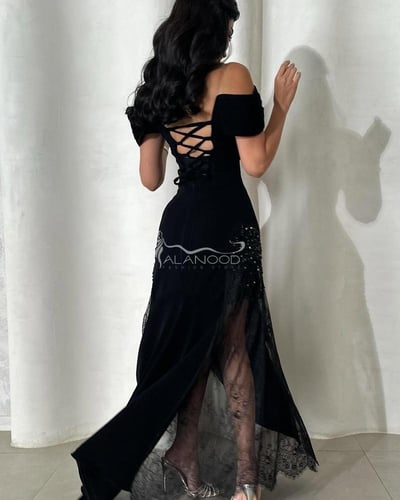 فستان سهرة اسود فخم بخامة دانتيل مطرز بكرستال الام...