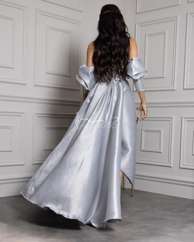 فستان سهرة عصري بأكمام بف منفصلة بتصميم فخم