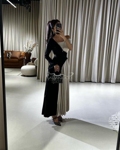 فستان ون شولدر مميز اسود وبيج تكسير