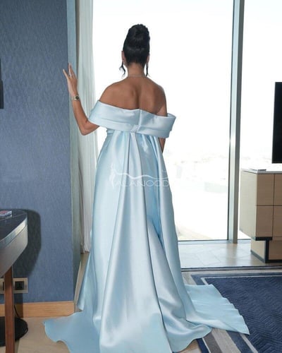 فستان سهرة نسائي بلون سماوي