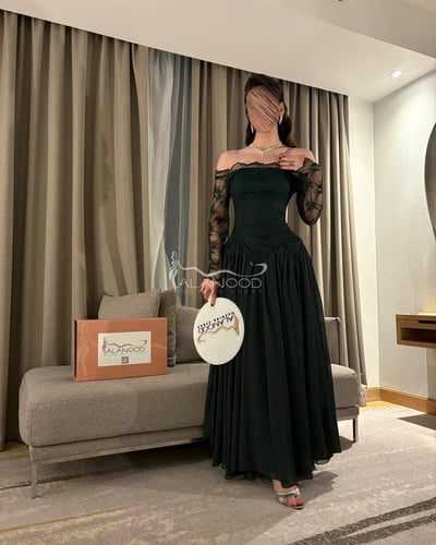 فستان فرح أخضر طويل بأكمام دانتيل أنيقة