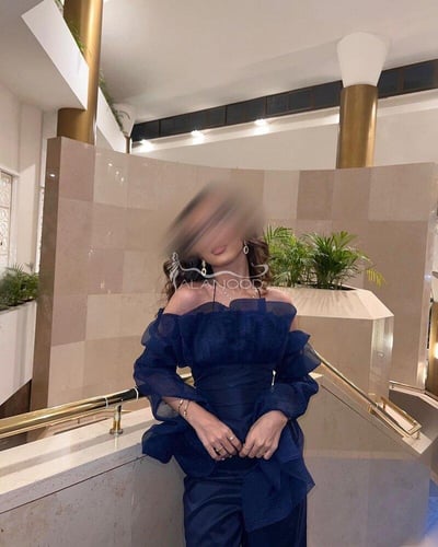 جمبسوت كحلي أنيق مع اورجانزا فاخرة