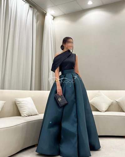 فستان سهرة بترولي كلوش أنيق بتصميم عصري فخم