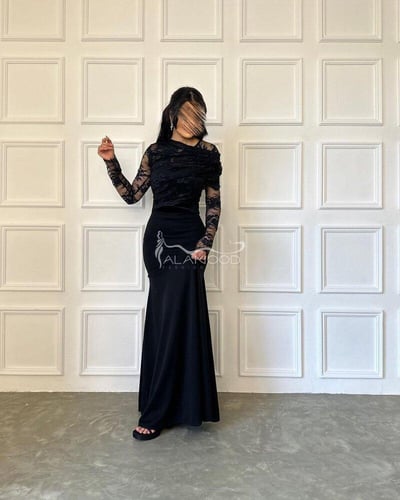 فستان دانتيل أسود