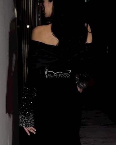 فستان اسود سهره بأكمام كرستال