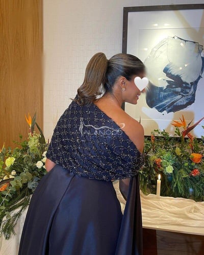 فستان سهره كحلي بكلفة على الصدر مميزة بتصميم عصري...