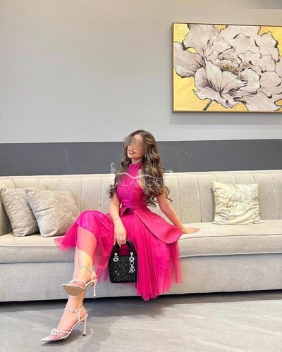 فستان سهرة بلون فوشي السن المحير قصير وأنيق