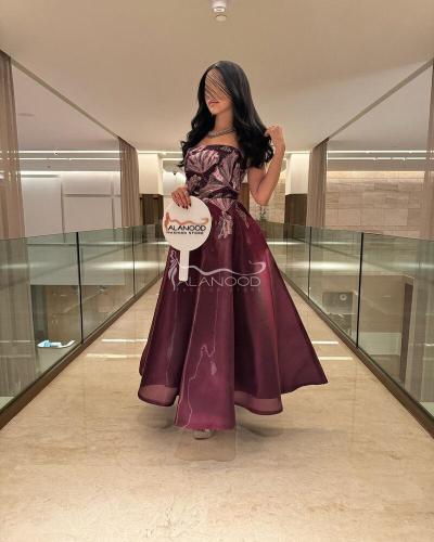 فستان جنى المطرز بلون برغندي أنيق