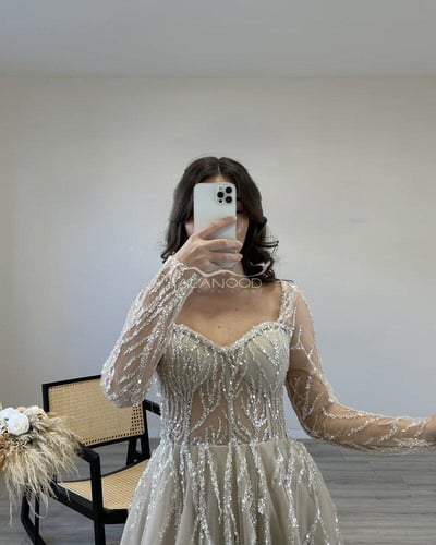 فستان مناسبات راقي بلون بيح