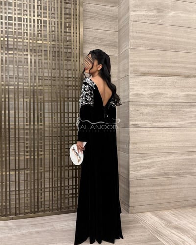 فستان سهرة مطرز بخامة مخمل التألق والأناقة في آخر...