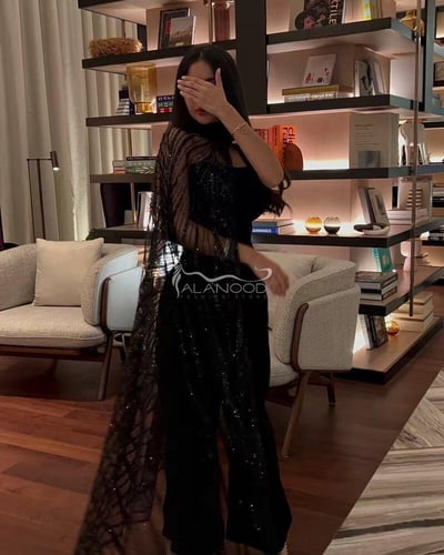 جمبسوت سهرة أسود بكلفة فاخرة