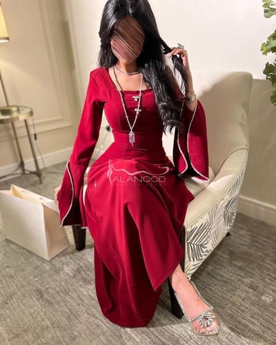 فستان نور ناعم مطرز الصدر بالكرستال بلون وردي وعود...