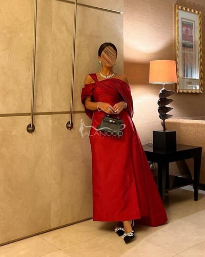 فستان سهره احمر بتصميم أنيق وراقي