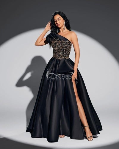 فستان سهرة أسود فاخر