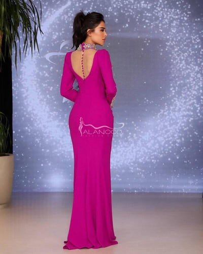 فستان ماسك طويل باكمام مطرز كرستال أنيق