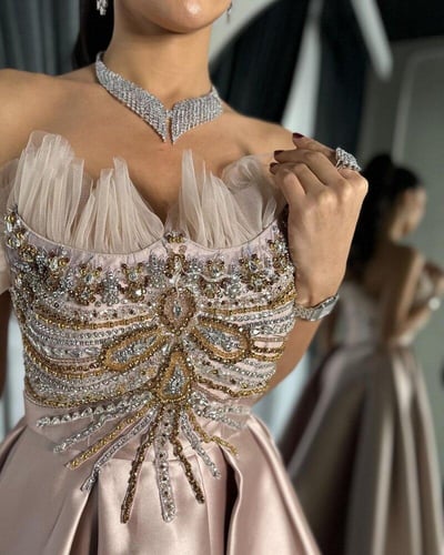 فستان سهره راقي كلوش بلون لحمي