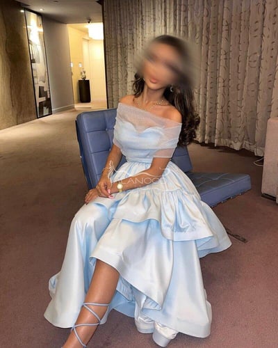 فستان سهرة حفلات بلون سماوي بطبقات أنيقة