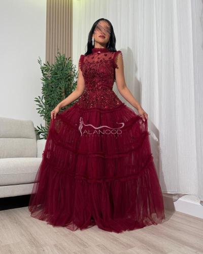 فستان سهرة عودي أنيق بتصميم عصري فخم