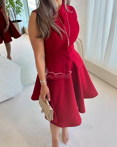 فستان عيد 2025 بلون عودي قصير بتصميم أنيق وفخم