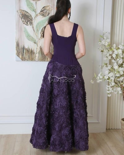 فستان سهرة أنيق بنفسجي مزين بالكرستال