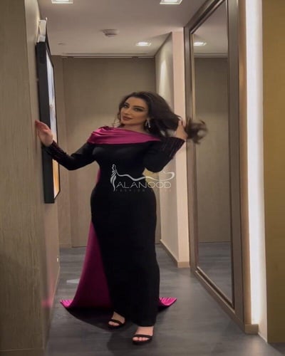 فستان أنيق طويل ساتر كريب سترتش مع شال فوشي