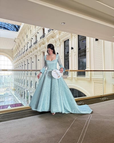 فستان سهرة تيفاني بكلفة دانتيل لامع