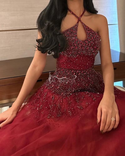 فستان ملكة احمر غامق