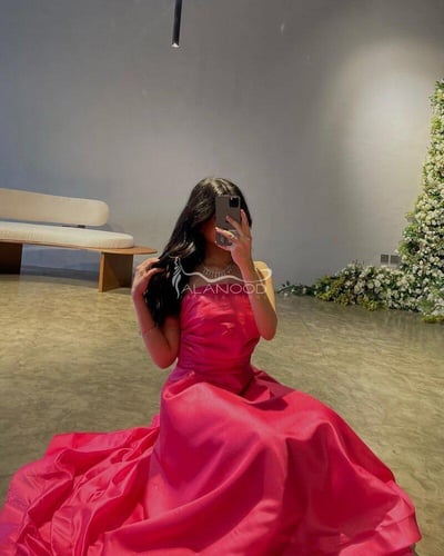 فستان فوشي سادا ناعم كلوش مميز