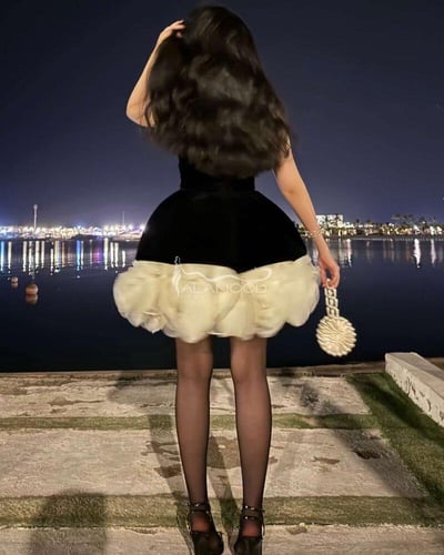 فستان حفلات قصير بتصميم أنيق ومميز