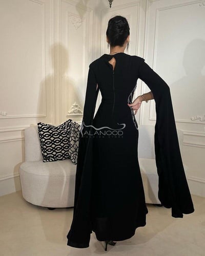 فستان اسود مميز بتطريز فاخر