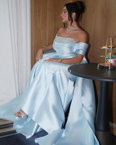 فستان سهرة نسائي بلون سماوي