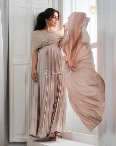 فستان حوامل ملكي للمناسبات